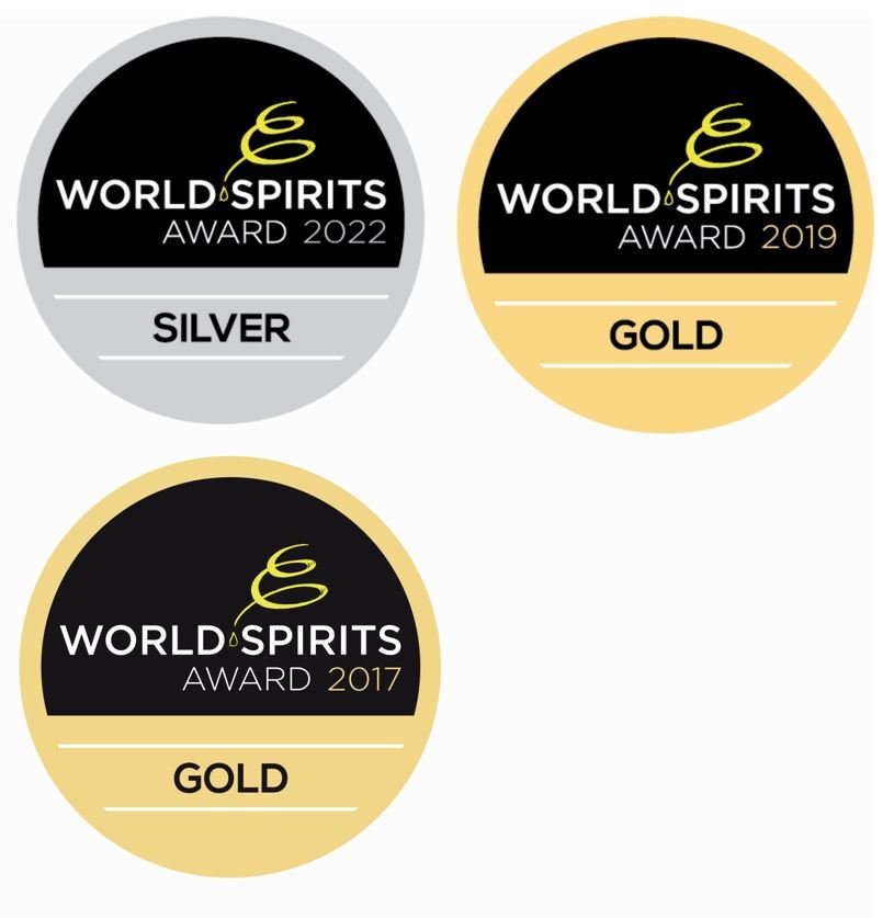 World Spirits Award Abzeichen 2022 Silber, 2019 Gold und 2017 Gold für Spirituosenqualität