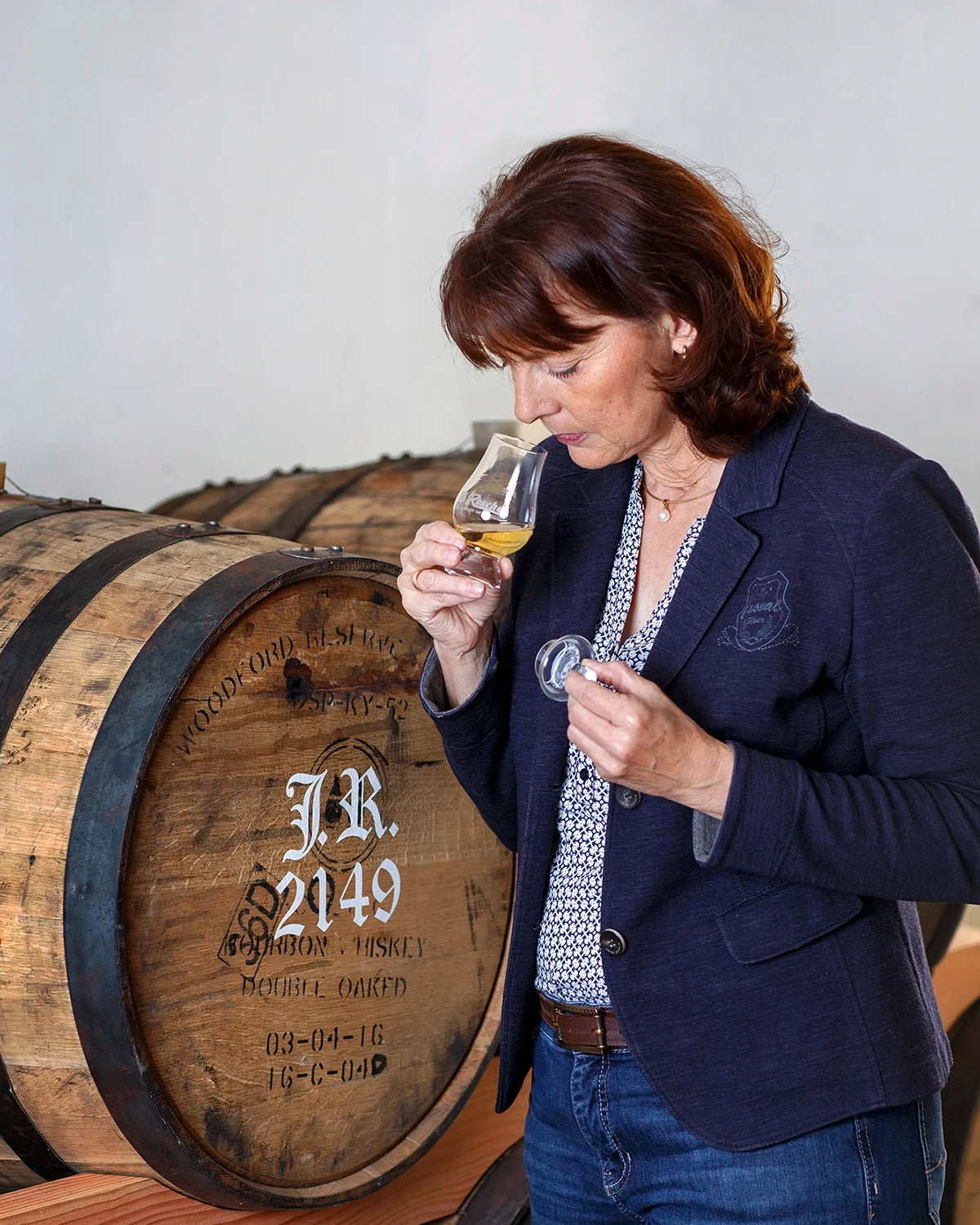 Susanne Rosche beim Degustieren